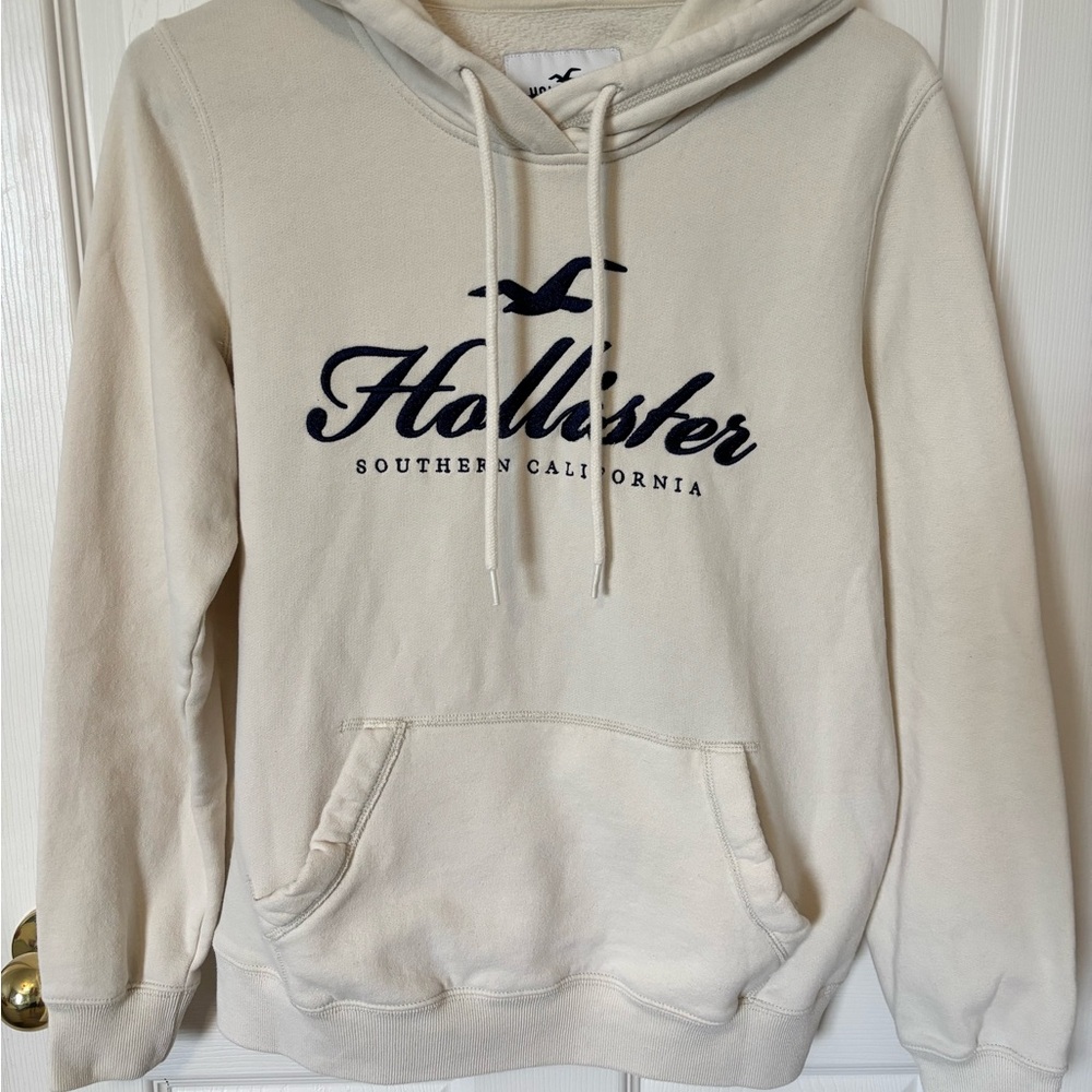 Hollister Women’s Off-White Hoodie